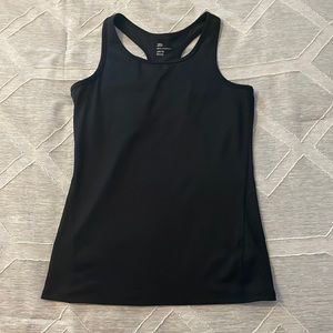 Black sporty tank top